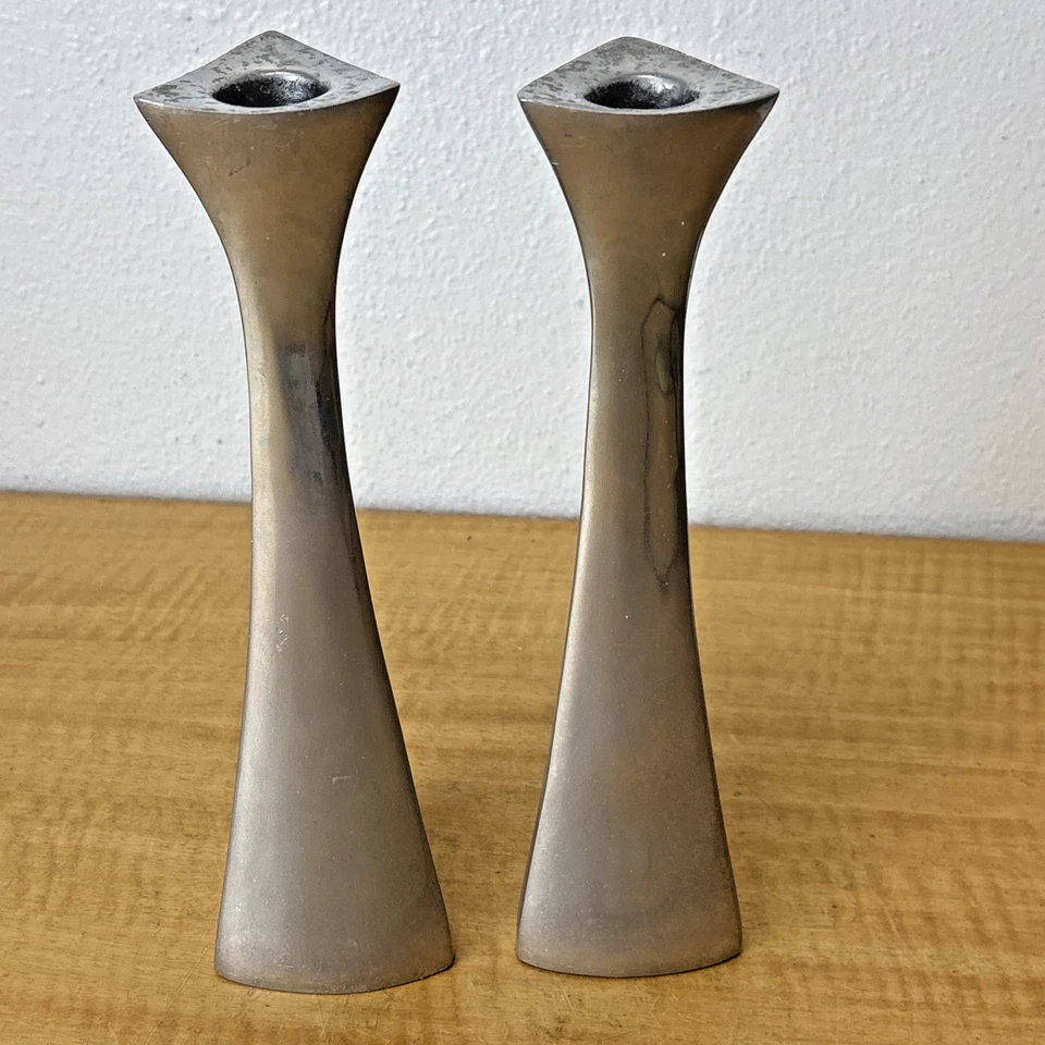 Par de candelabros vintage de aleación de aluminio NAMBE 596 Tri-Corner 9,75" Foto 3 de 4