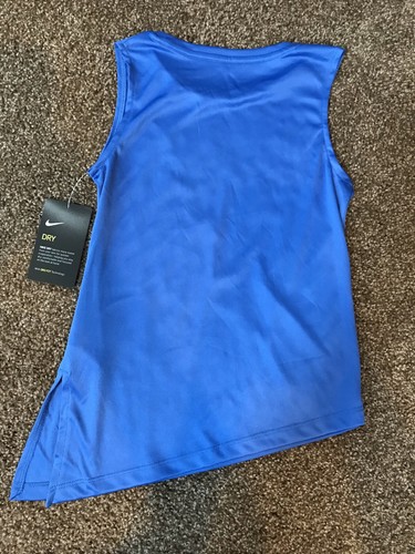 NUEVO CON ETIQUETAS NIKE Dri Fit Niñas Camiseta Azul Top Talla 6X con Verde Nike SWOOSH PRECIO DE VENTA SUGERIDO POR EL FABRICANTE $24 - Imagen 2 de 4