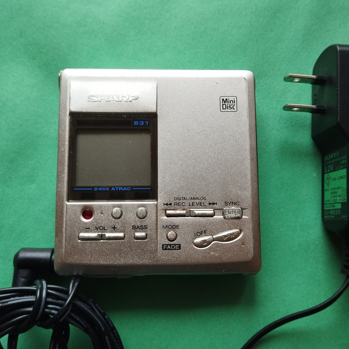 シャープ ポータブルMDレコーダー MD-MT831-S 中古品B-4569