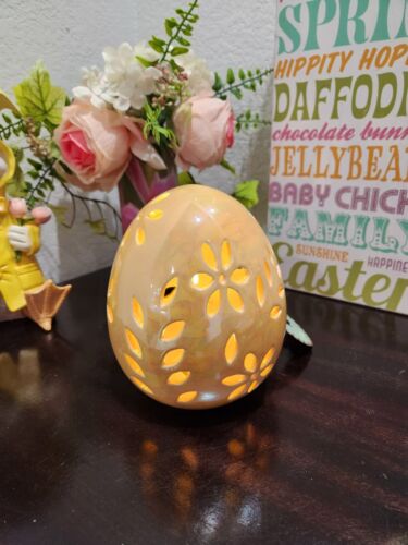 EASTER CERAMIC YELLOW EGG LIGHT UP EGG FIGURINE TABLETOP DECOR 6" - Picture 2 of 2