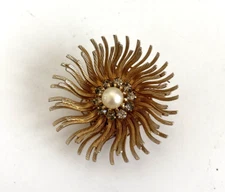 Sea ANEMONE Brooch Gold Tone Rhinestone Faux Pearl Unsigned Vintage