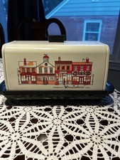 Retro Vintage Kitchen 1977 Wee Bakerie Oven with Recipe Book and Pan.