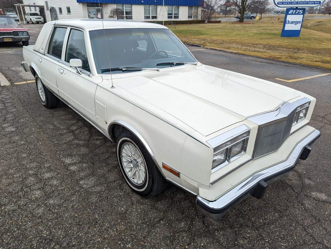 1983 Chrysler New Yorker Fifth Avenue