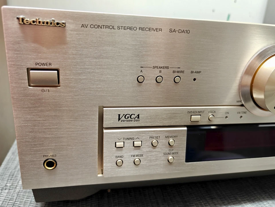** Technics SA- DA10 Stereo Receiver.  - Image 3 of 4