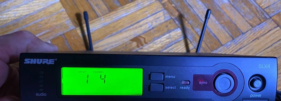 Shure SLX4 Wireless Microphone Receiver H5 or J3 - Image 2 of 3