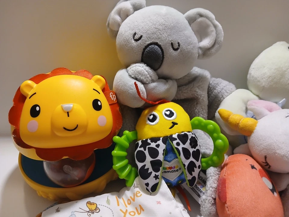 Lote de 6 juguetes sensoriales para bebés que incluyen murciélago FP y león oscilante +5 Foto 3 de 4