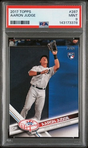 2017 Topps - Aaron Judge #287 Fielding (RC) PSA 9 Rookie