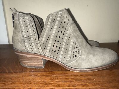 Vince Camuto Prasata Womens Woven Green Suede Western Low