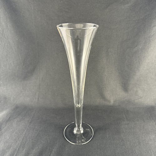 Champagne Flutes 8 3/8" Tall, Set of 2 - Picture 2 of 4