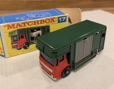 MATCHBOX 1-75 SERIE RW 17 HORSE BOX m OVP (TOP)
