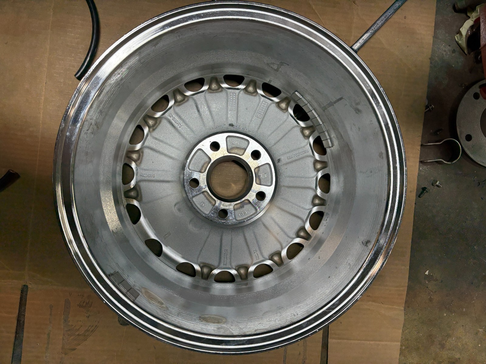 ROLLS ROYCE  SILVER SERAPH BENTLEY ROAD WHEEL HARD TO FIND FITS MANY YEARS