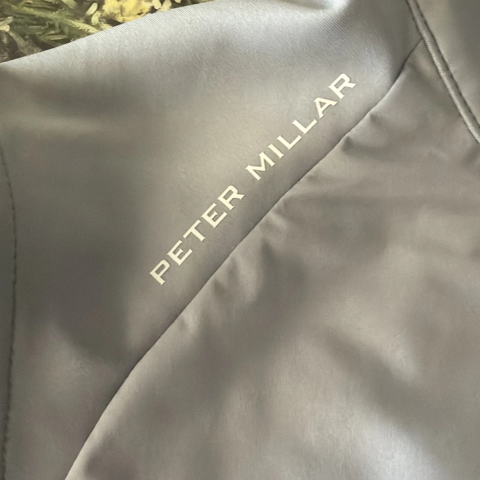 Chaleco Scotty Cameron 1/4 Cremallera Usado en Excelente Condición Peace Surfer Gris Claro Foto 4 de 4