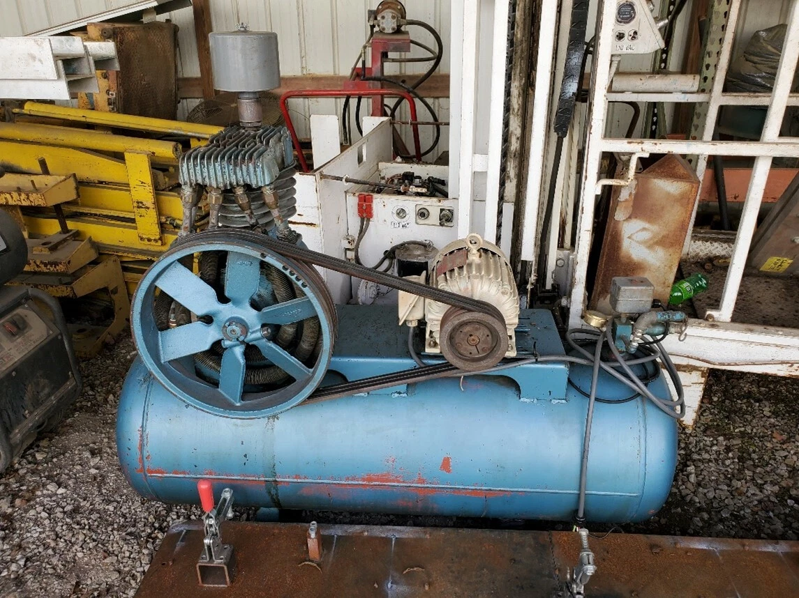 5 HP SINGLEKELLOG AMERICAN STAGE AIR COMPRESSOR 100 GAL TANK