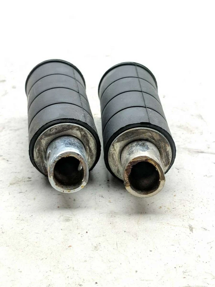 13 estriberas traseras para pasajero Suzuki VZ 1500 Boulevard M90 Foto 4 de 4