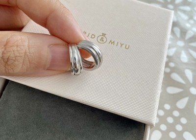 Astrid & Miyu Ohrringe 925 Sterling Silber vergoldet Ripple Huggies