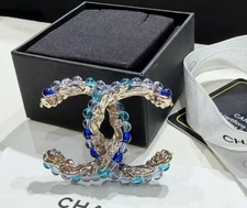 Women's Fashion Classic 3D Letter Brooch Gift, Brass Plated with 18k Gold