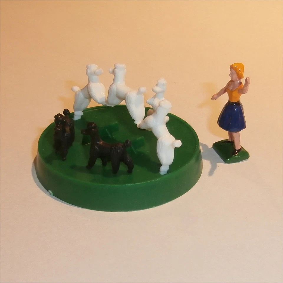 Corgi Toys  511 Chipperfields Circus Mary Chipperfield Poodles Set - Image 2 of 4