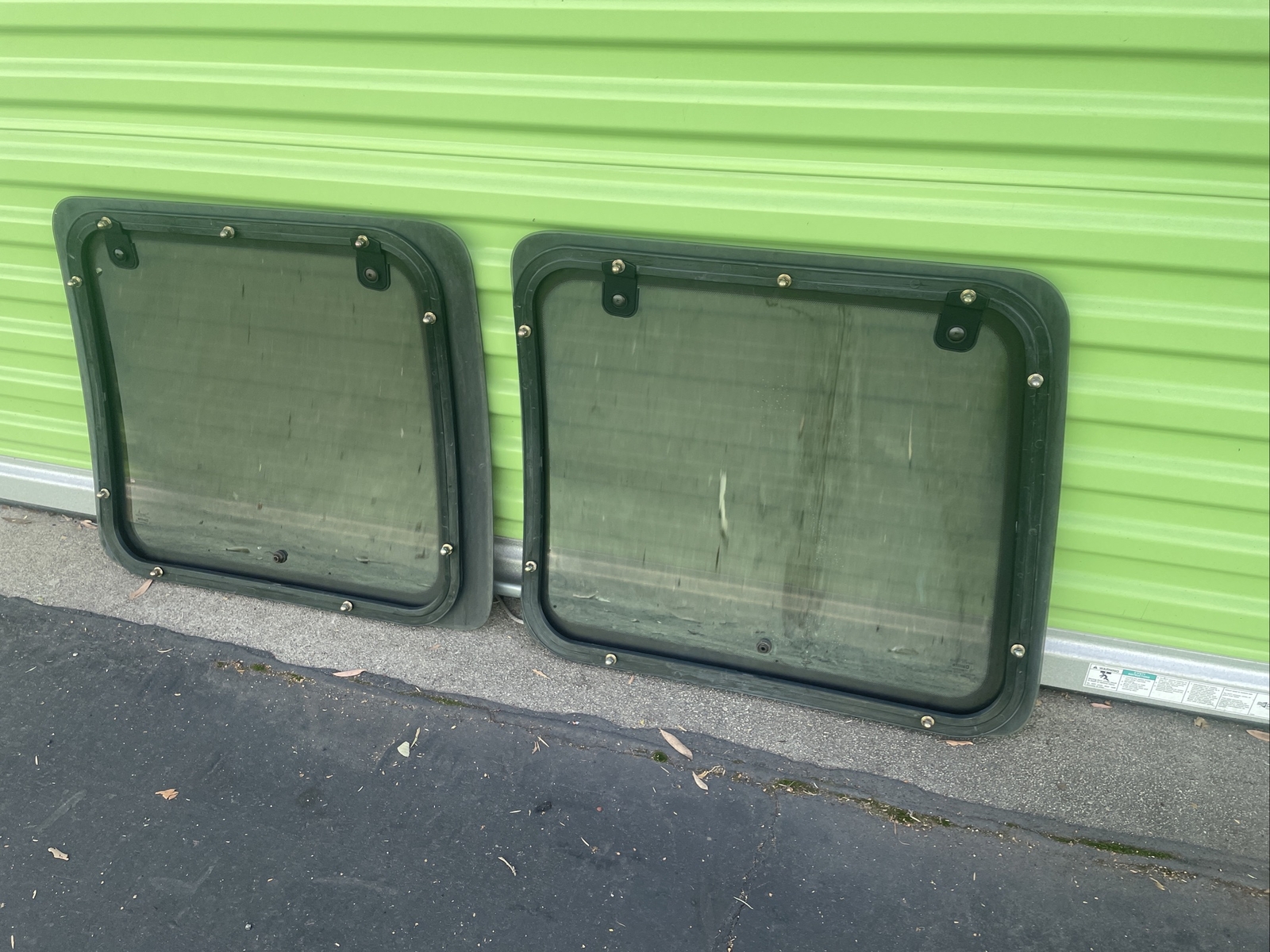 9214 Ford Econoline Van Rear Back PopOut Windows E150 E250 E350 Vent