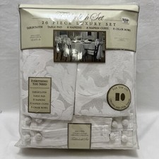 Brownstone Gallery 26 pc Set Tablecloth pad napkins cuffs chair bows 8 place NEW
