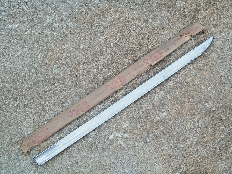 1946 1947 1948 Desoto S11 4 puertas NOS MoPar cuarto izquierdo panel moldura 1151957 Foto 2 de 2