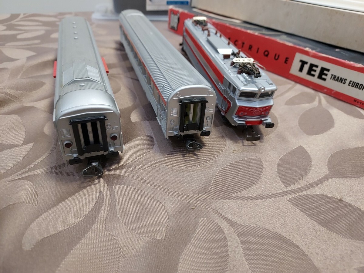 A Cut Away Model of the Trans Europ Express !960 - Dee Zammit