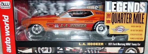 1971 FORD MUSTANG LA HOOKER DRÔLE DE VOITURE AUTO WORLD ÉCHELLE 1:18 MODÈLE DE VOITURE MOULÉ SOUS PRESSION  - Photo 1/7