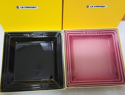 Le Creuset Square Plate Set of 2 Shiny Black Rose Quartz 21cm