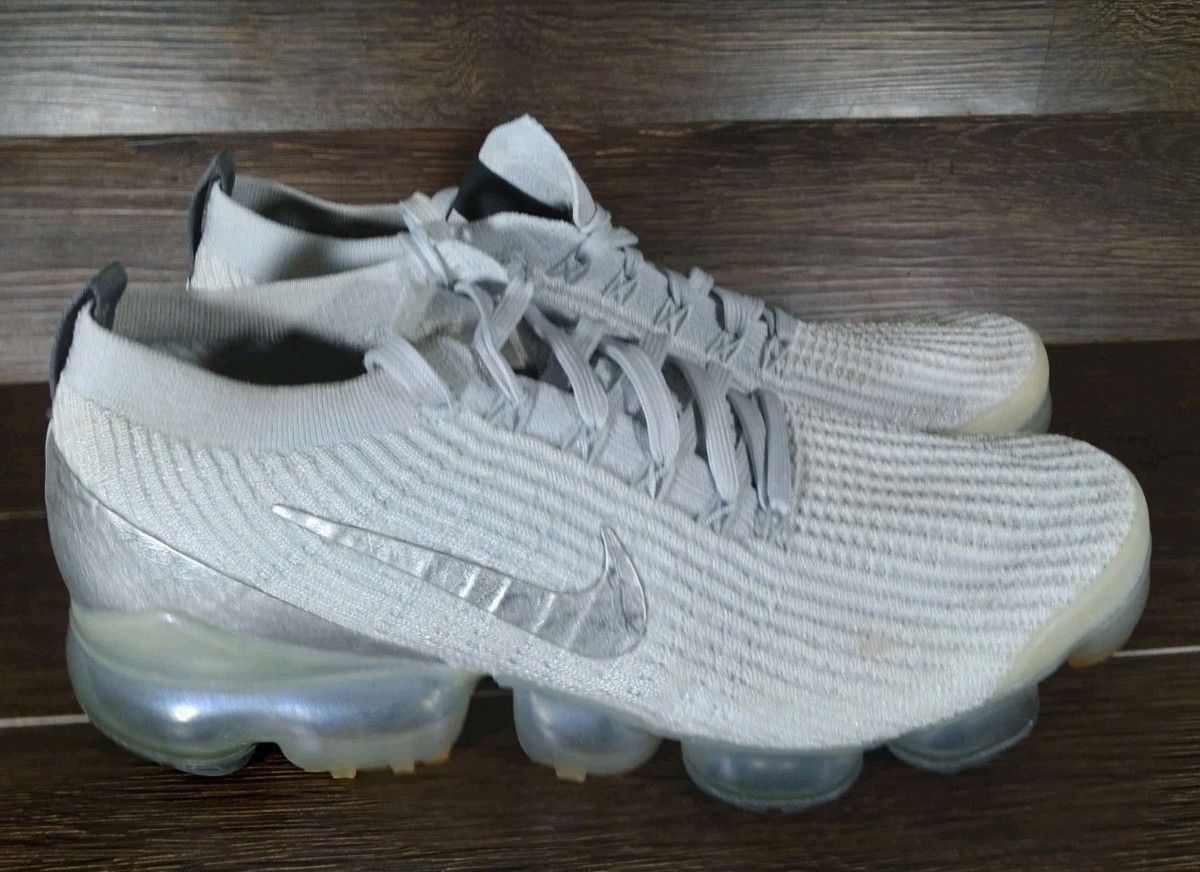 Men 9.5  NIKE 2019 AIR VAPORMAX 3 AJ6900-101 PLATINUM  MAX SAFARI PRESTO PLUS 97 — product photo 1 of 5