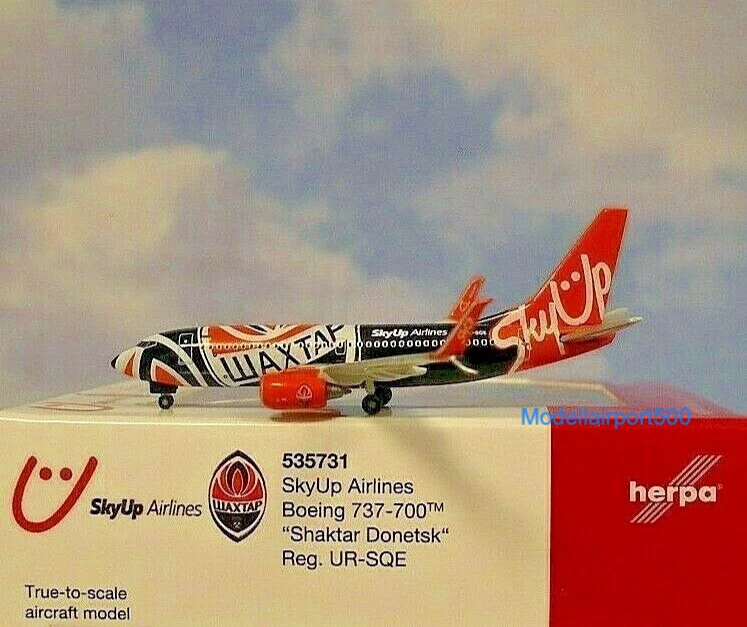 Herpa Wings 1:500  Boeing 737-700  Sky Up UR-SQE  535731  Modellairport500 - Bild 1 von 1