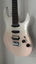 Donner DMT-66 Electric Guitar With Gig Bag Tremolo Bar Solid Body Gradient Pink