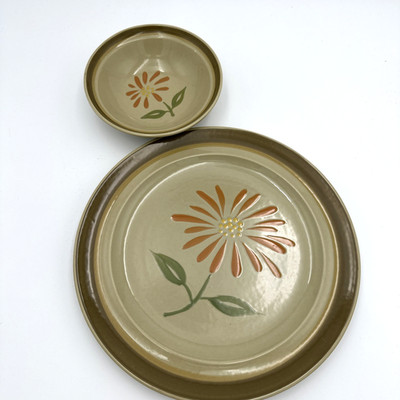 International Stone Ware Japan Daisy Bowl And Large Plate Retro 1970s