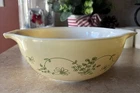 Pyrex Shenandoah Yellow Cinderella 2.5 Qt Mixing Bowl 443 Vintage Used