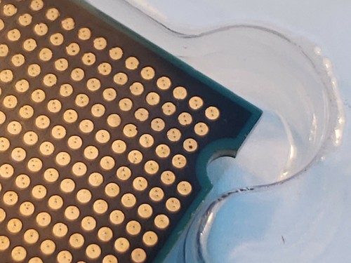 Intel Confidential QHYY non-retail (Xeon 3.2GHz 1066MHz data bus, socket 771) - Picture 8 of 12
