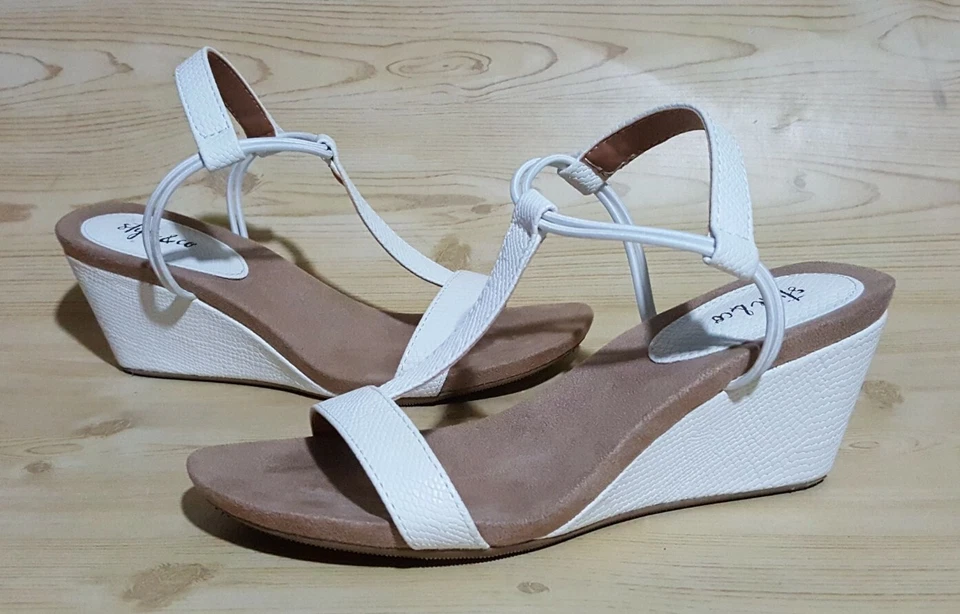 Style & Co Wedge Ankle Strap Open Toe White Womens Sandals Size 6 M - Image 3 of 4