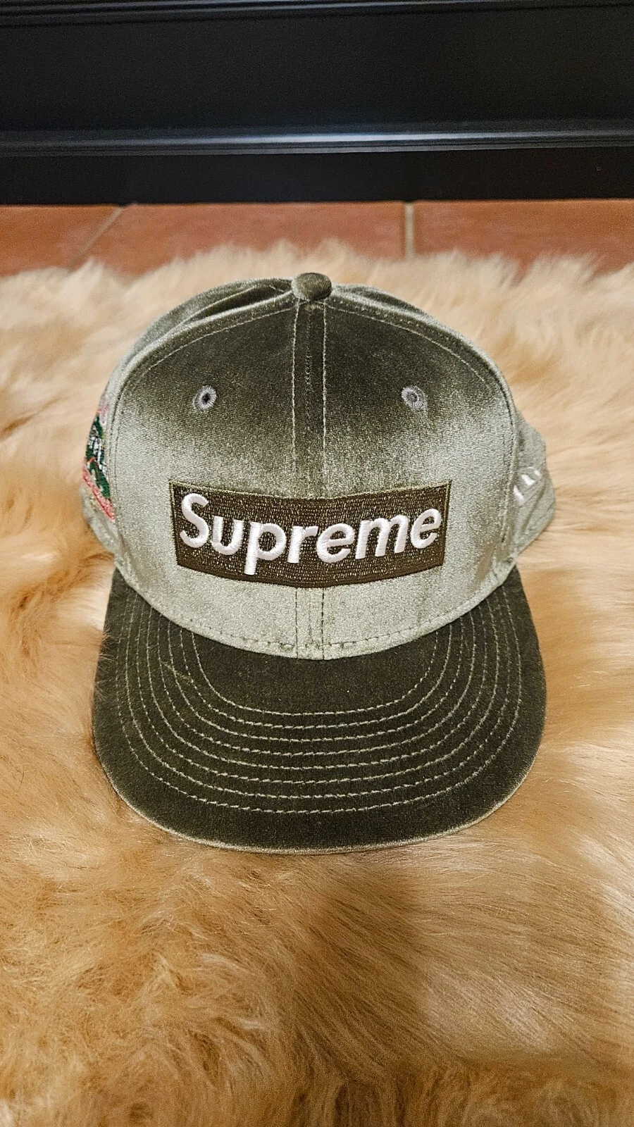Casquette de baseball Supreme New Era 22AW logo boîte velours olive taille 7 5/8
