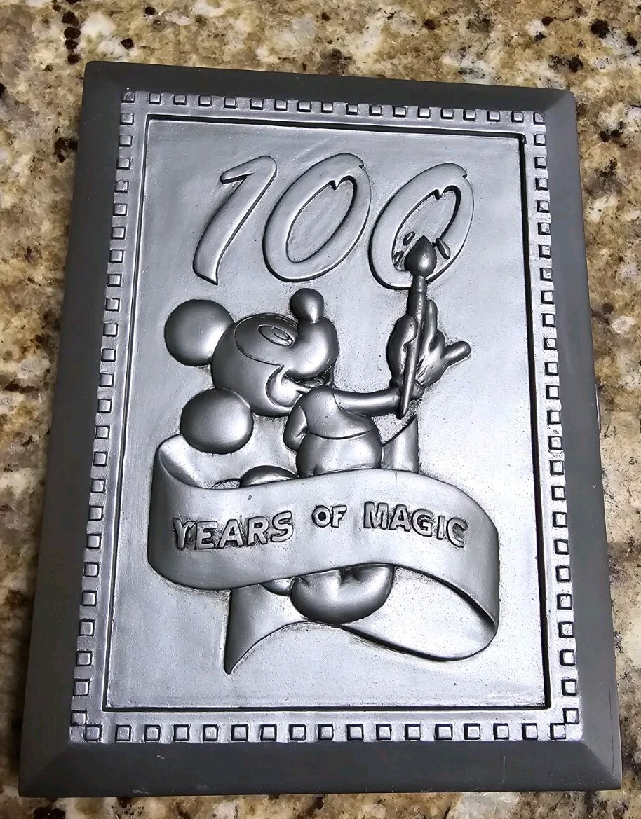 Walt Disney World “100 Years Of Magic” Picture Frame w/Collectible