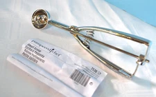 Pampered Chef Stainless Steel SM Portioning Measuring SMALL SCOOP - 1 Tbls