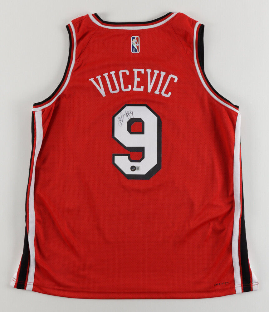 Nikola Vucevic Signed Chicago Bulls Jersey (PSA COA) 2xNBA All Star Ce –