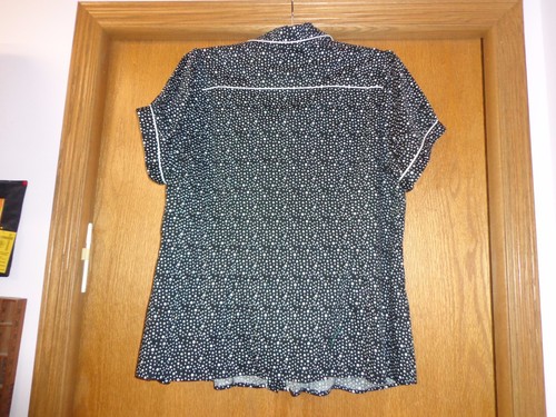Woman's sz 3 x - B & W polka dot BLOUSE - F.A.N.G. - Puffy sleeves -excellent - Picture 2 of 4
