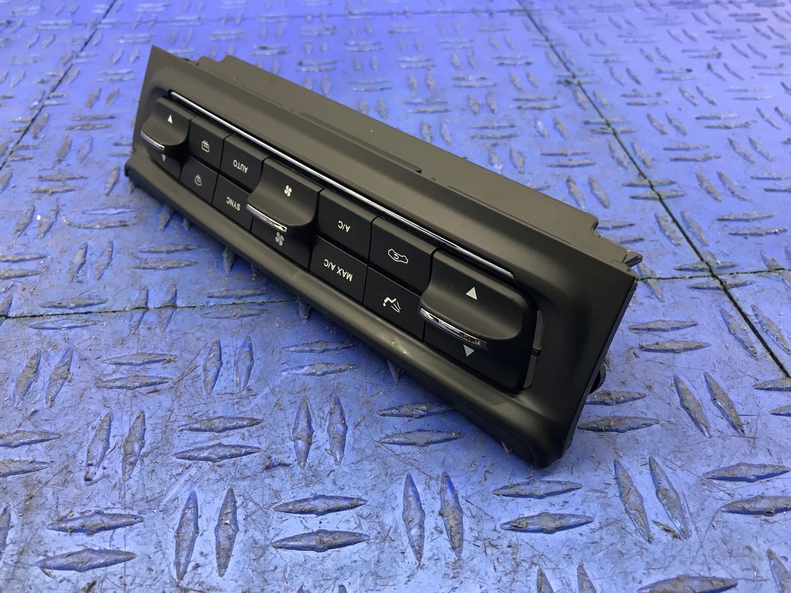 2017-2021 MASERATI QUATTROPORTE TEMPERATURE CLIMATE CONTROL PANEL 06700749200