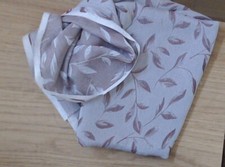 Reste de tissu, couleur prune pâle, très clair