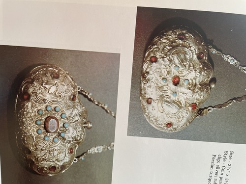 Antique Purses A History Identification and Value Guide Rev 2nd Ed by R. Holiner - Picture 7 of 7