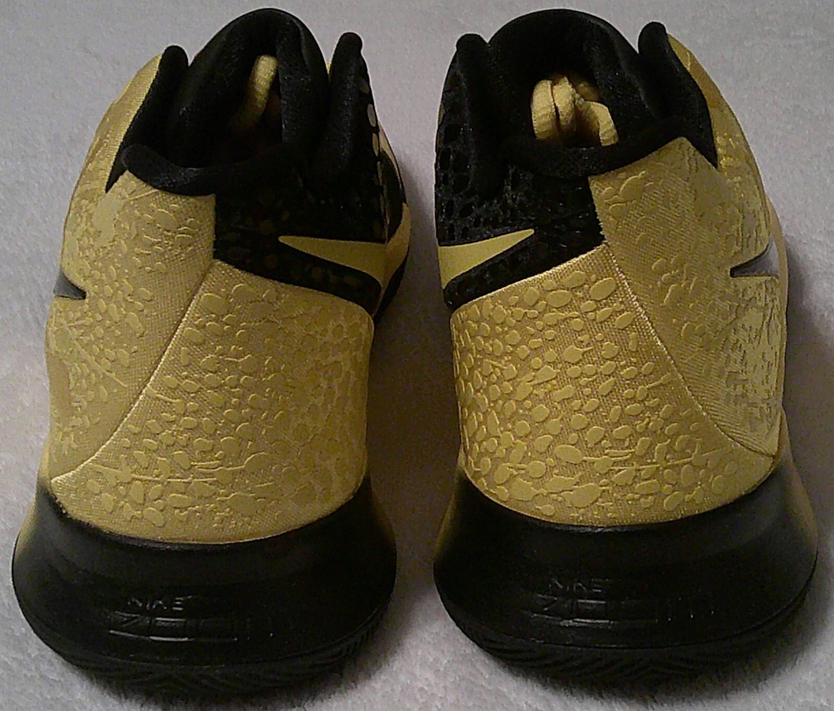 荒*木様 Kyrie3 Bruce Lee Mamba Mentality NI hqdefault.jpg