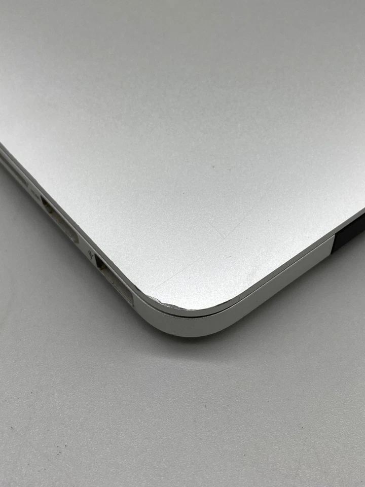 Apple MacBook Pro 15" 2013 A1398 i7-4750HQ 2GHz 8GB DDR3 256GB SSD Plateado C/Abolladura Foto 4 de 4