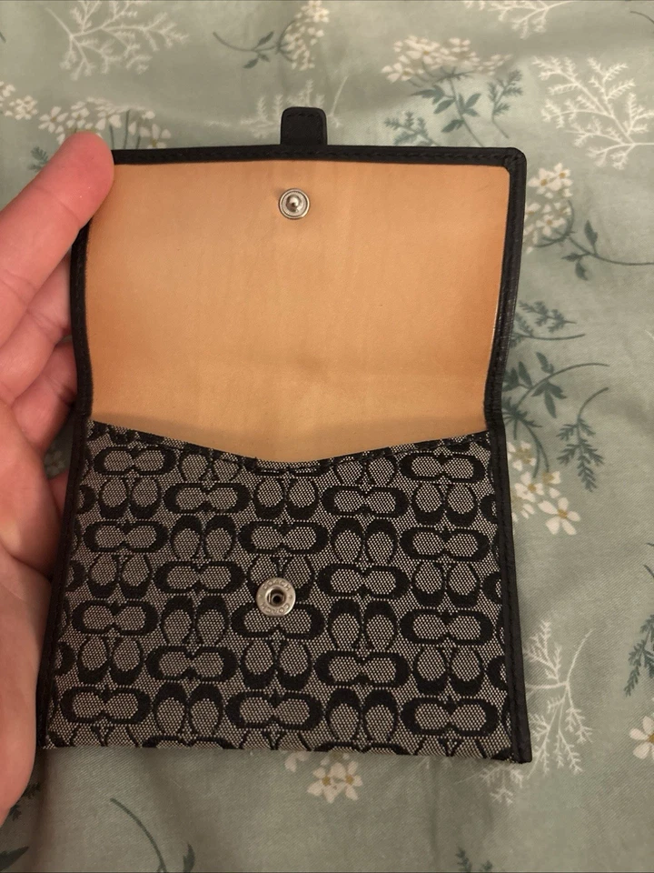 Coach Women's Leather Wallet, Signature Monogram. Black And Grey - Imagem 3 de 4