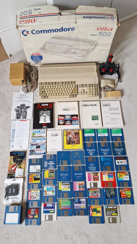 Commodore Amiga 500 computer, box, KS1.3, 1MB, mouse, joystick, games & software