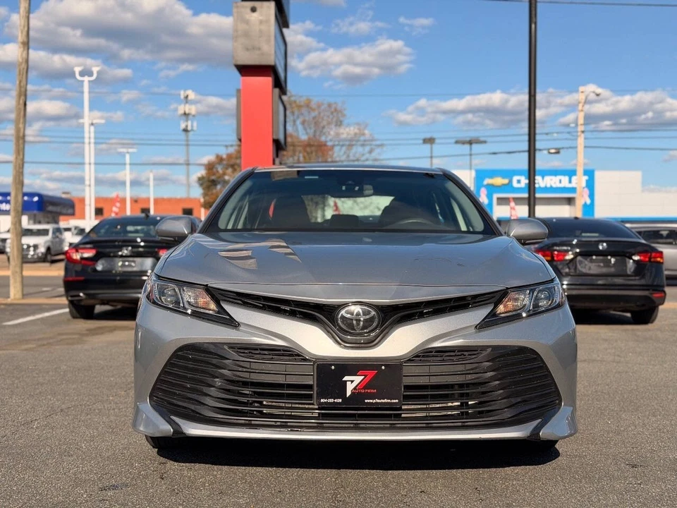 Седан 2018 Toyota Camry LE 4dr - Изображение 3 из 4