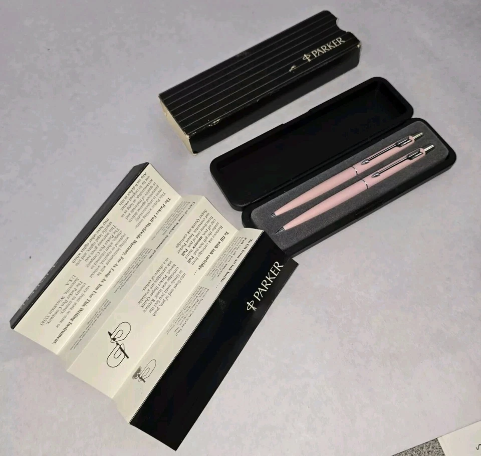 Juego de bolígrafos y lápices Parker Classic rosa té rosa y plata Foto 3 de 4