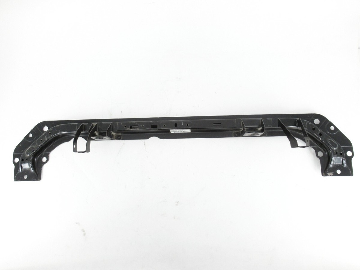 RLA Q5000様 Genuine OEM Nissan 62530-JM00A Radiator Support Lower Tie
