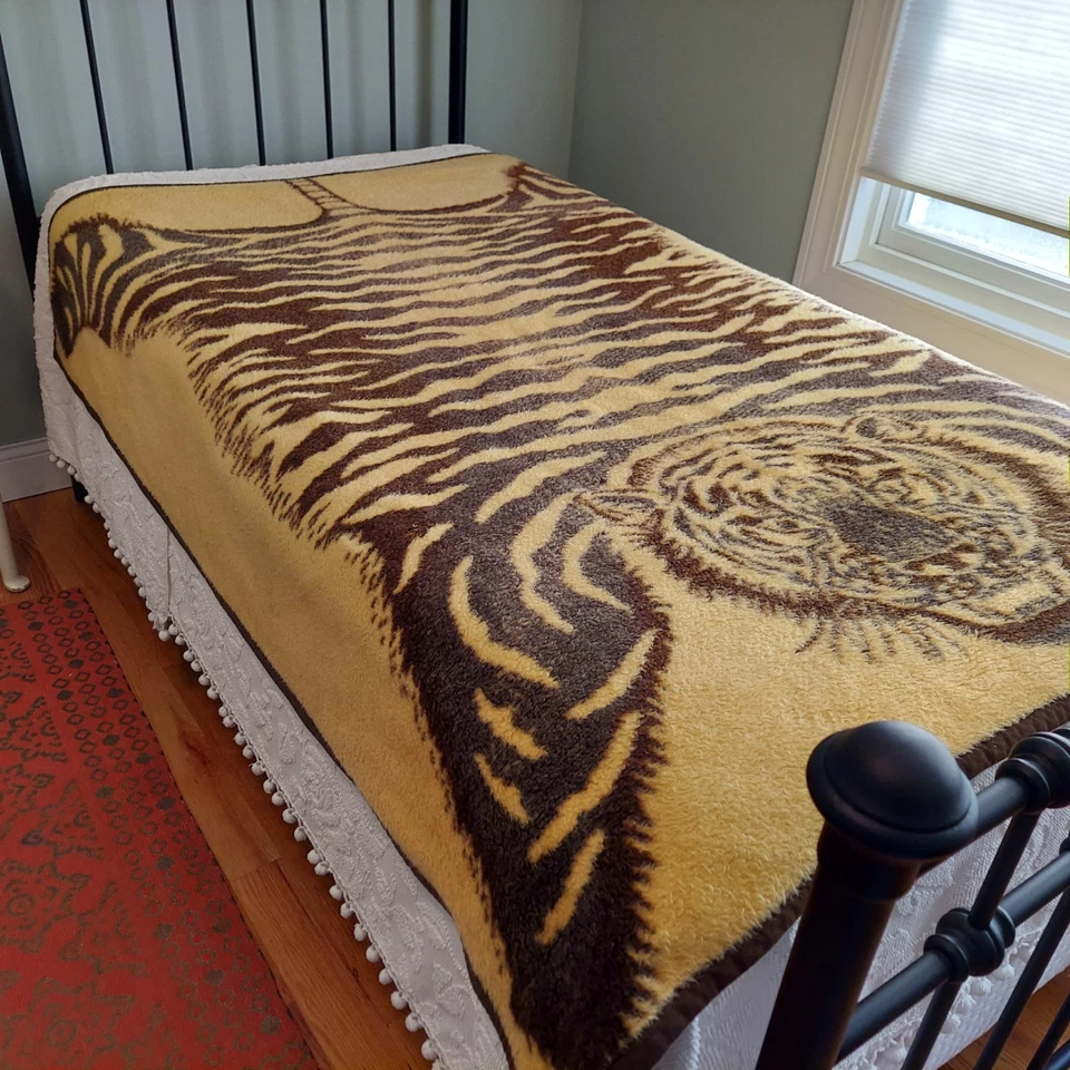 Manta de lana acrílica vintage Biederlack Tiger reversible 69x58" Foto 2 de 4